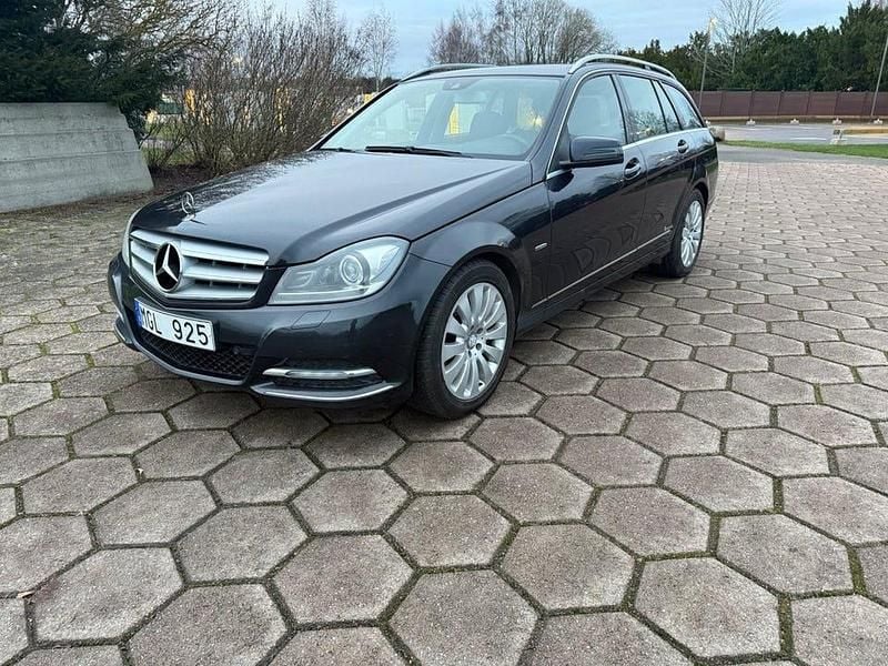 Begagnad Mercedes C250 Avantgarde 204 HK (150 kW) 2011 Svart Kombi
