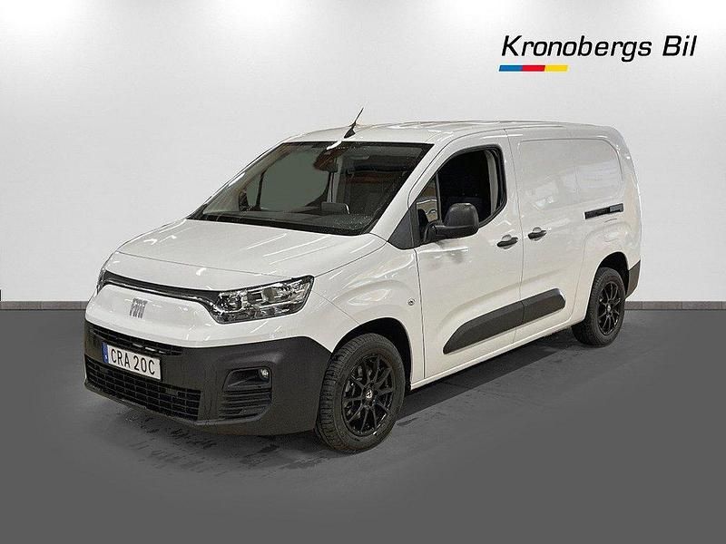 Vit Begagnad 2023 Fiat Doblò Minibuss | 259 900 kr (Marknadspris) - Bild 1/4