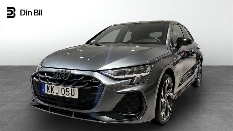 Begagnad Audi A3 S-Line 177 HK (130 kW) 2025 Daytonagrå pärleffekt Sedan