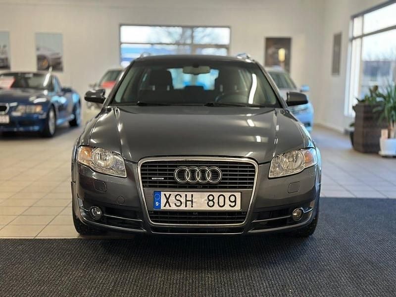 Begagnad Audi A4 Comfort 200 HK (147 kW) 2006 Grå Kombi