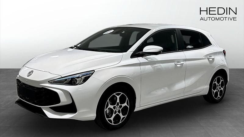 Vit (white) Ny 2024 MG MG3 Luxury Halvkombi | 284 990 kr (Marknadspris) - Bild 1/4
