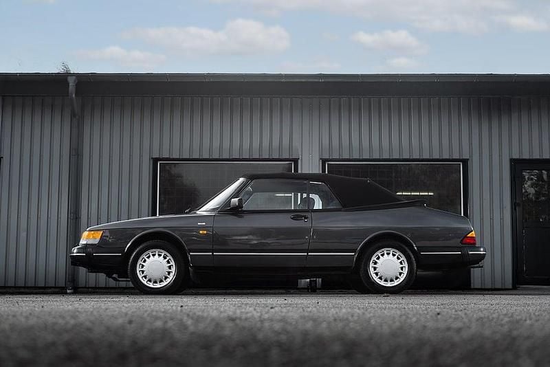 Begagnad Saab 900 Cabriolet 131 HK (96 kW) 1990 Mörkgrå Cab