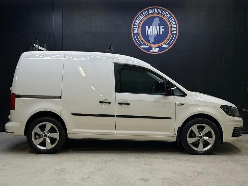 Begagnad VW Caddy 75 HK (55 kW) 2019 Vit Minibuss
