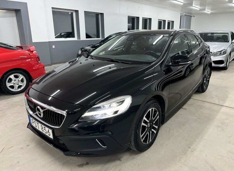 Svart Begagnad 2018 Volvo V40 CC Kombi | 185 000 kr (Marknadspris) - Bild 1/4