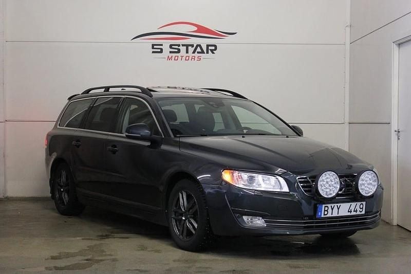 Grå Begagnad 2013 Volvo V70 Momentum Kombi | 127 900 kr (Marknadspris) - Bild 1/4