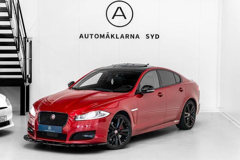 Röd Begagnad 2014 Jaguar XF Sedan | 169 899 kr - Bild 1/4