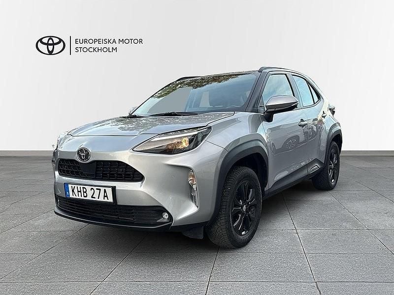 Silver Begagnad 2024 Toyota Yaris Hybrid Active | 279 900 kr (Marknadspris) - Bild 1/4