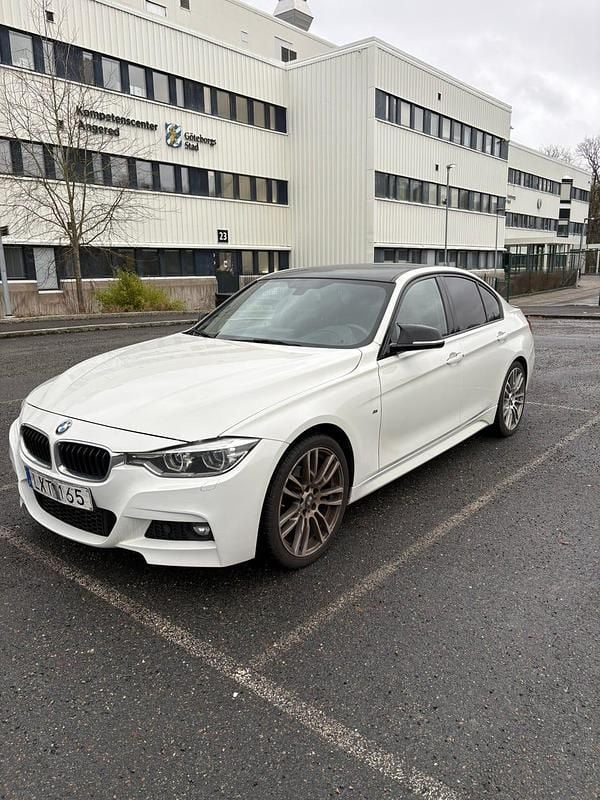 Begagnad 2016 BMW 318 Sedan | 169 000 kr - Bild 1/4