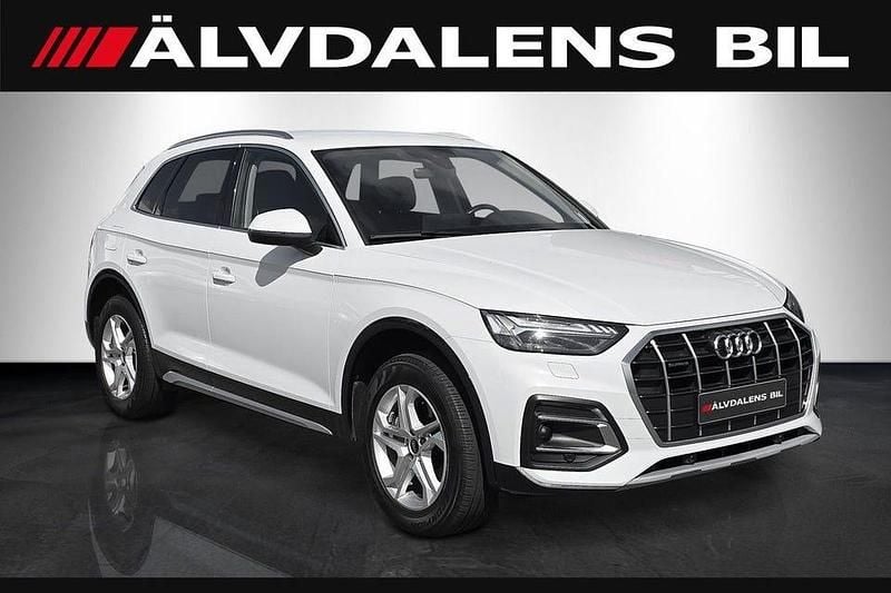 Vit Begagnad 2022 Audi Q5 Comfort SUV | 399 900 kr (Marknadspris) - Bild 1/4