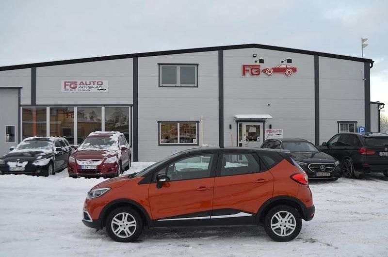 Flerfärgad Begagnad 2014 Renault Captur Dynamique SUV | 84 900 kr (Marknadspris) - Bild 1/4