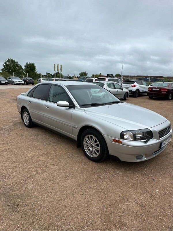 Grå Begagnad 2005 Volvo S80 Kinetic Sedan | 42 500 kr (Lite dyr) - Bild 1/4