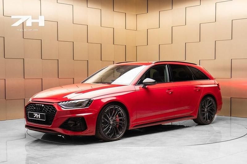 Röd Begagnad 2022 Audi RS4 Sport Kombi | 749 900 kr (Superpris) - Bild 1/4