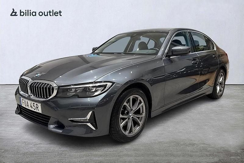 Grå Begagnad 2019 BMW 320 Luxury Line Sedan | 329 900 kr (Lite dyr) - Bild 1/3