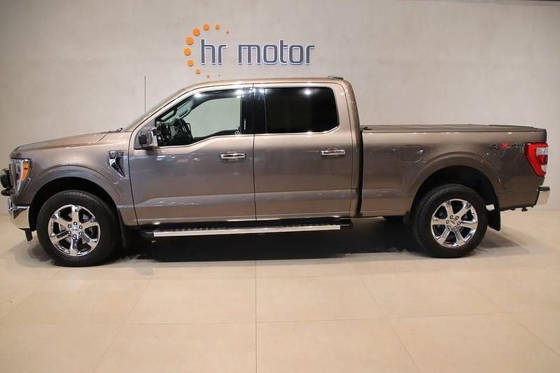 Begagnad Ford F-150 Lariat 407 HK (299 kW) 2022 Sand metallic Pickup