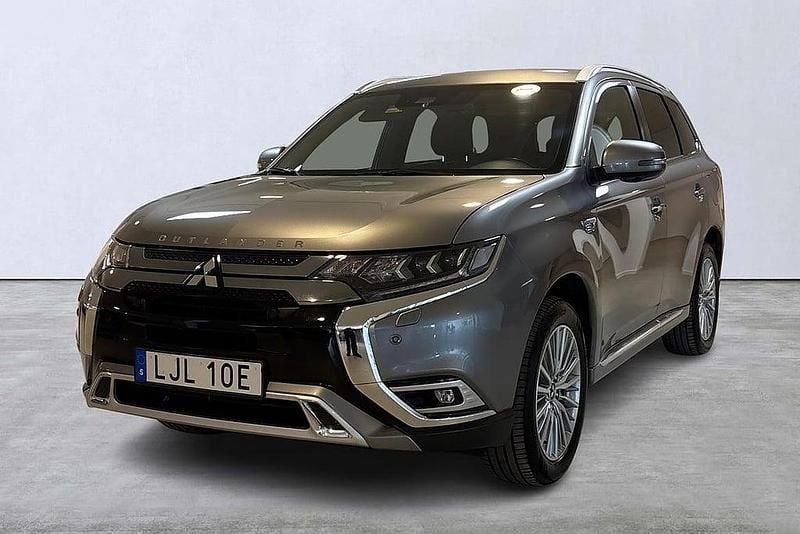 Begagnad Mitsubishi Outlander P-HEV 135 HK (99 kW) 2019 Grå SUV