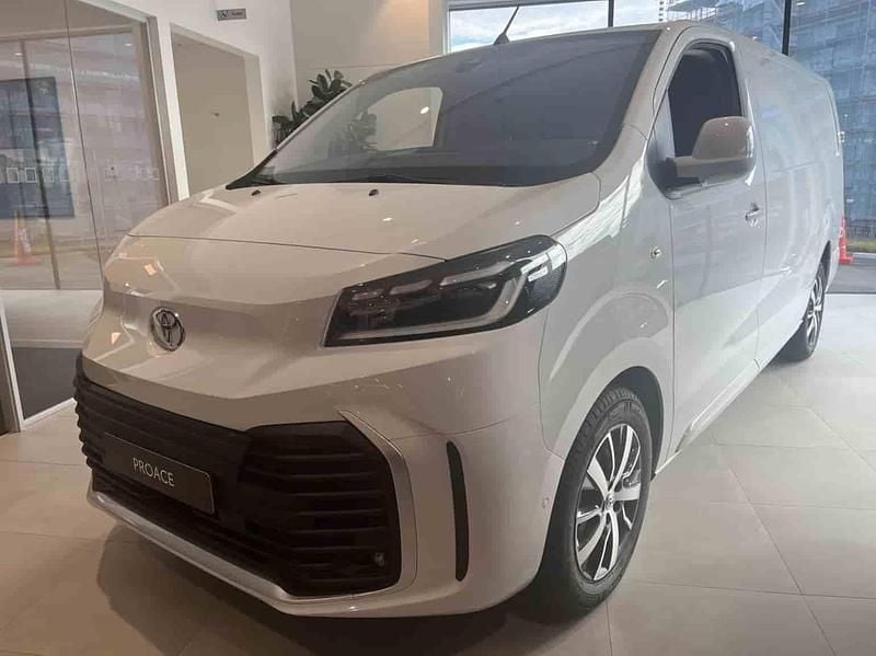 Vit Ny 2024 Toyota Proace Van | 524 875 kr (Lite dyr) - Bild 1/1