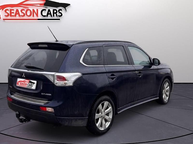 Begagnad Mitsubishi Outlander 150 HK (110 kW) 2012 Blå SUV