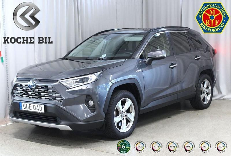 Mörkgrå (grå) Begagnad 2021 Toyota RAV4 Hybrid Executive SUV | 344 900 kr (Lite dyr) - Bild 1/4