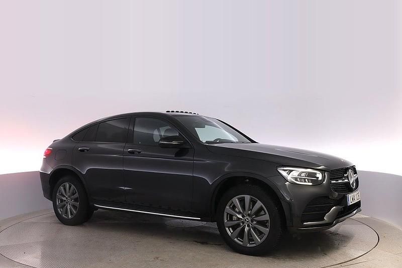 Begagnad Mercedes GLC300e AMG line 211 HK (155 kW) 2022 Grå Sportkupé