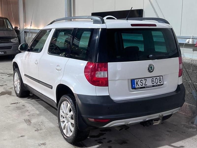 Begagnad Skoda Yeti Experience 110 HK (80 kW) 2010 Vit SUV