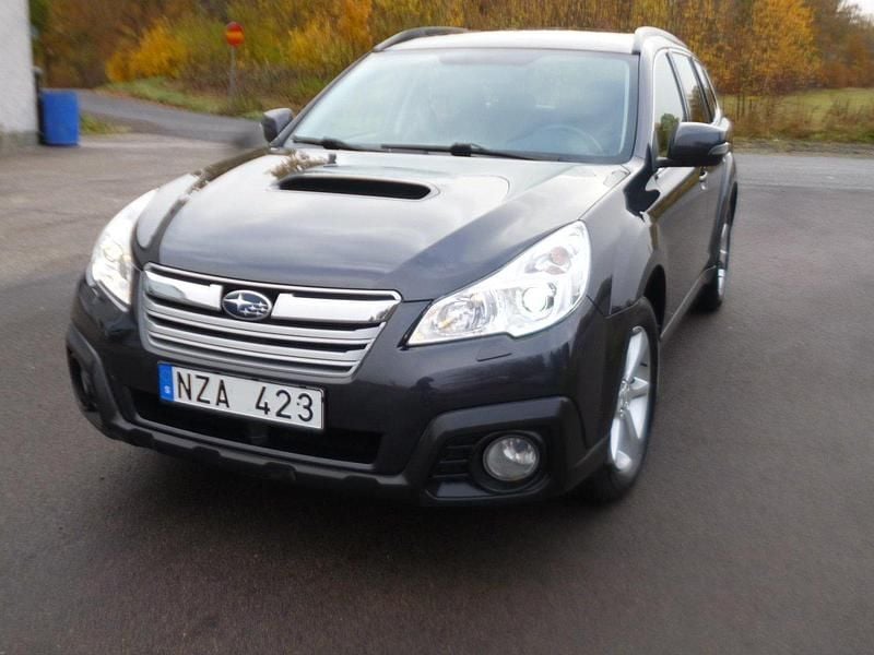 Grå Begagnad 2013 Subaru Outback Kombi | 35 000 kr (Superpris) - Bild 1/4