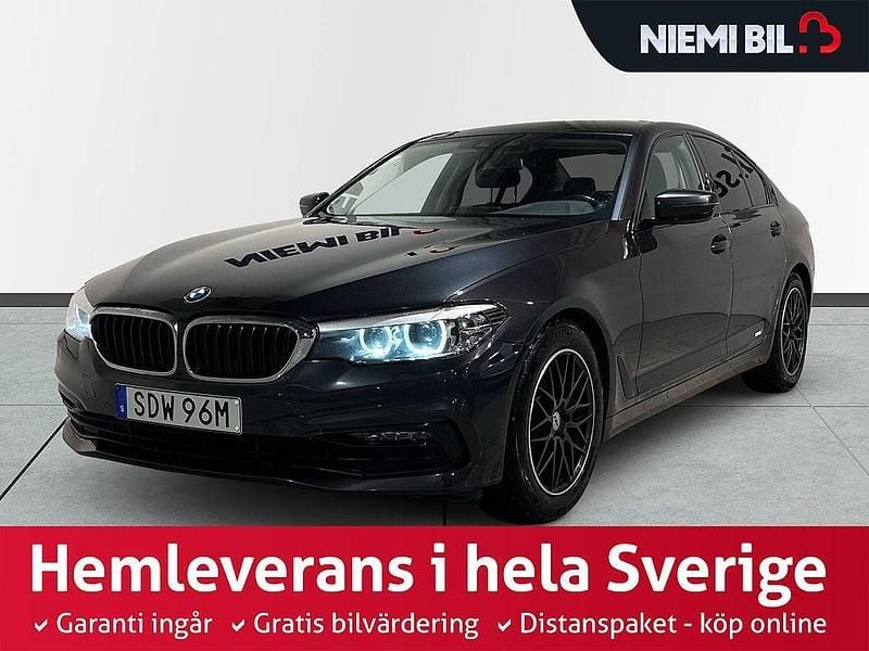 Grå Begagnad 2019 BMW 520 Sport Line Sedan | 239 900 kr (Superpris) - Bild 1/3
