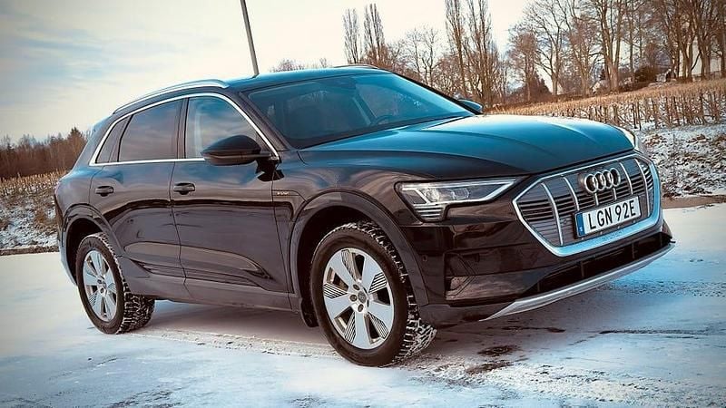 Begagnad Audi e-tron Proline 230 kW (313 HK) 2020 Svart SUV