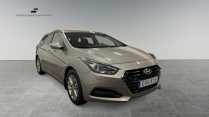 Begagnad Hyundai i40 141 HK (103 kW) 2016 Grå Kombi