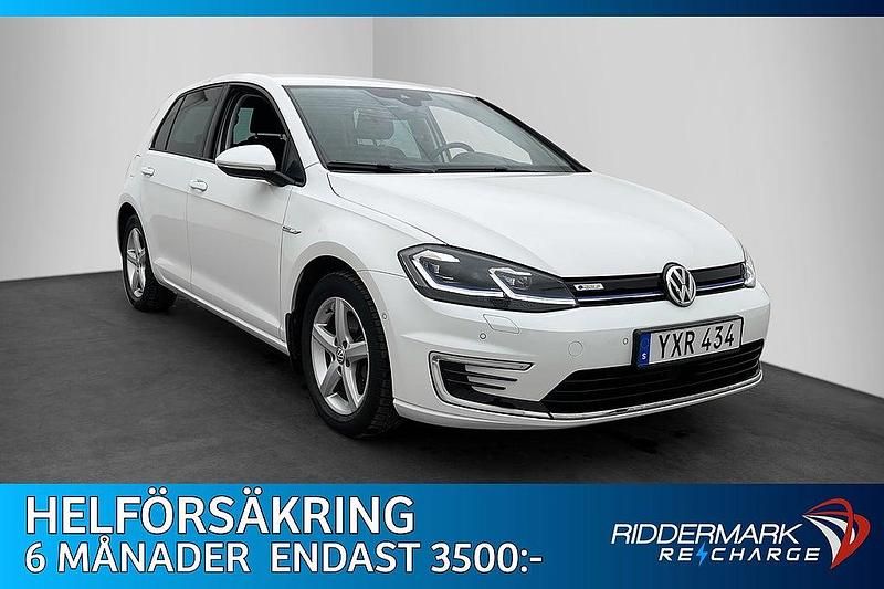 Vit Begagnad 2017 VW e-Golf Halvkombi | 129 800 kr (Marknadspris) - Bild 1/3