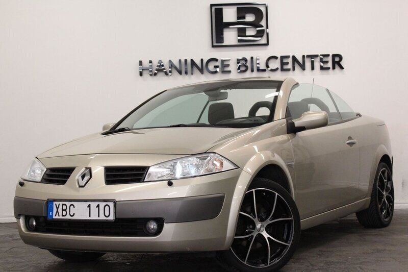 Ljusgrå (grå) Begagnad 2006 Renault Mégane Cabriolet Cab | 44 900 kr (Marknadspris) - Bild 1/4