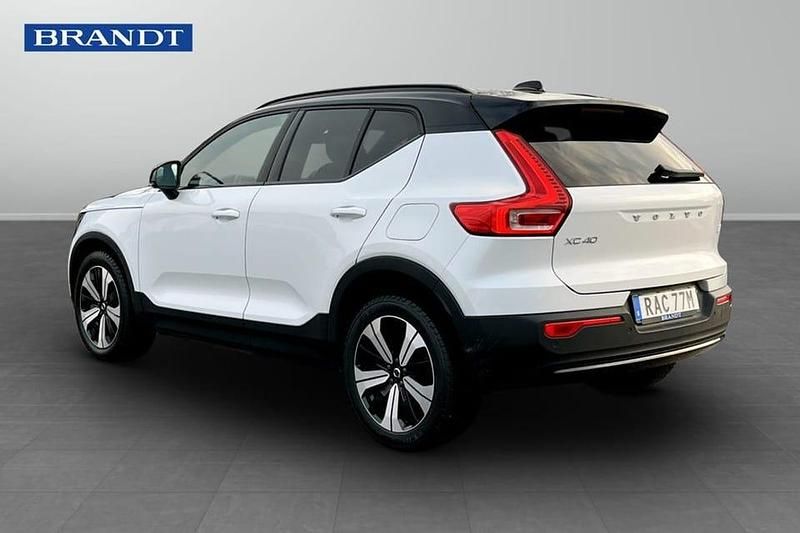 Begagnad Volvo XC40 Plus 175 kW (238 HK) 2023 Vit SUV