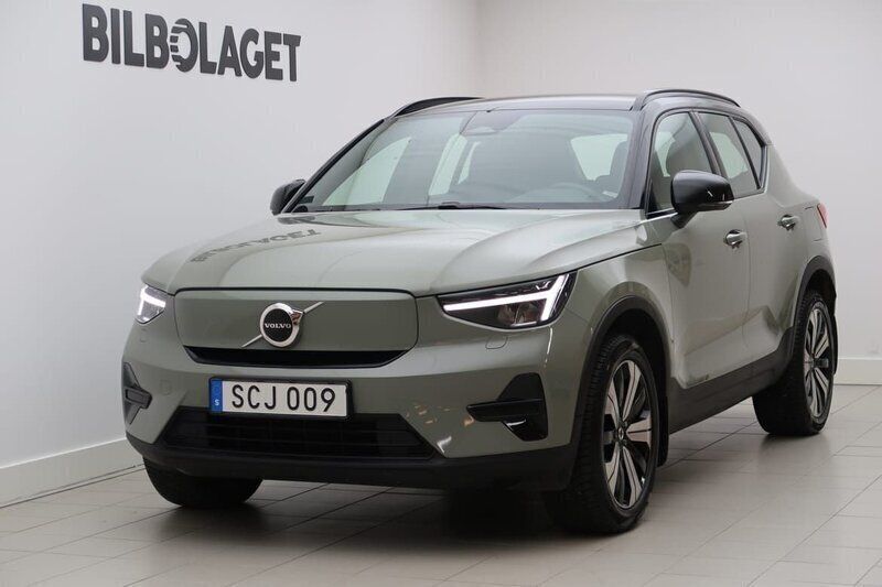 Grön Begagnad 2022 Volvo XC40 Core SUV | 349 800 kr - Bild 1/4