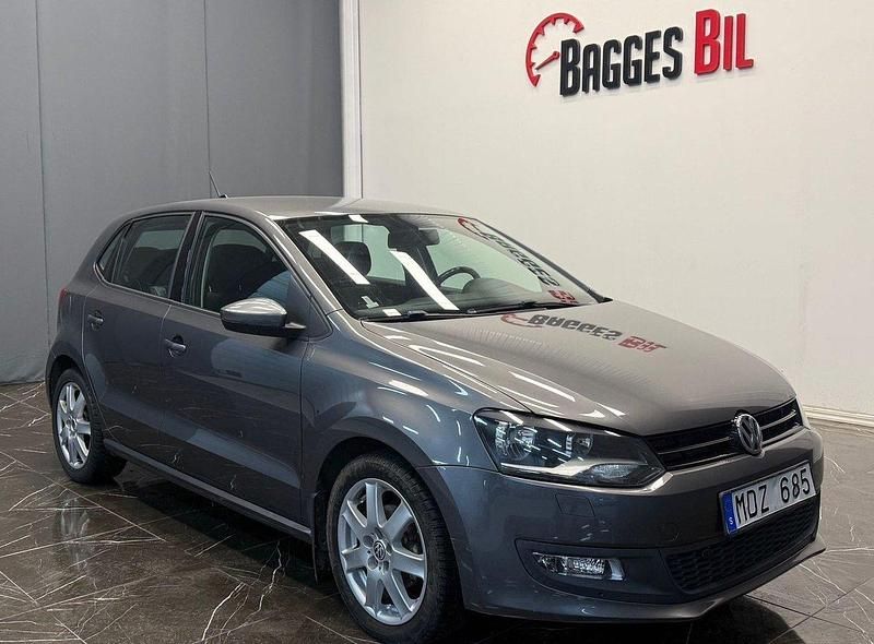 Mörkgrå Begagnad 2012 VW Polo Halvkombi | 51 500 kr (Bra pris) - Bild 1/4