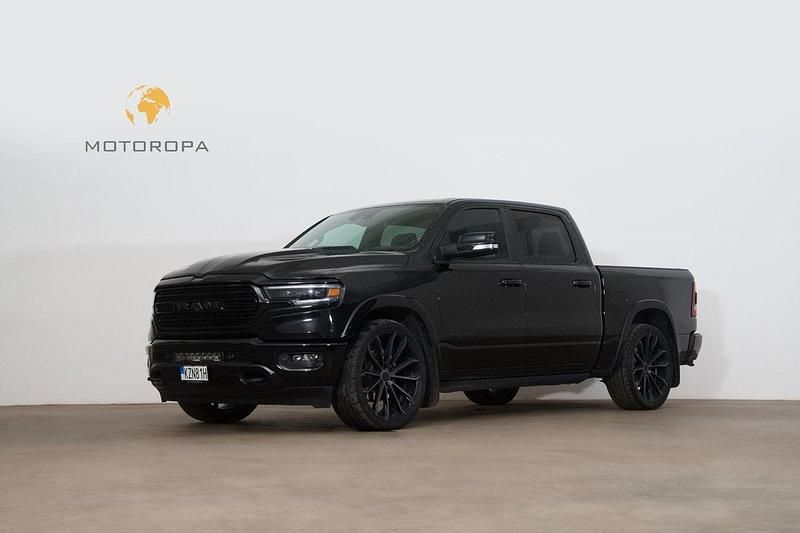 Svart Begagnad 2022 RAM 1500 Pickup | 849 000 kr (Dyr) - Bild 1/4