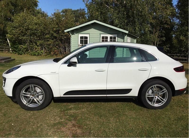 Vit Begagnad 2014 Porsche Macan S SUV | 239 000 kr (Marknadspris) - Bild 1/4