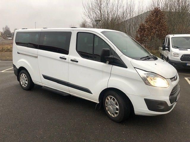 Vit Begagnad 2016 Ford Transit Custom Kombi | 195 000 kr - Bild 1/4