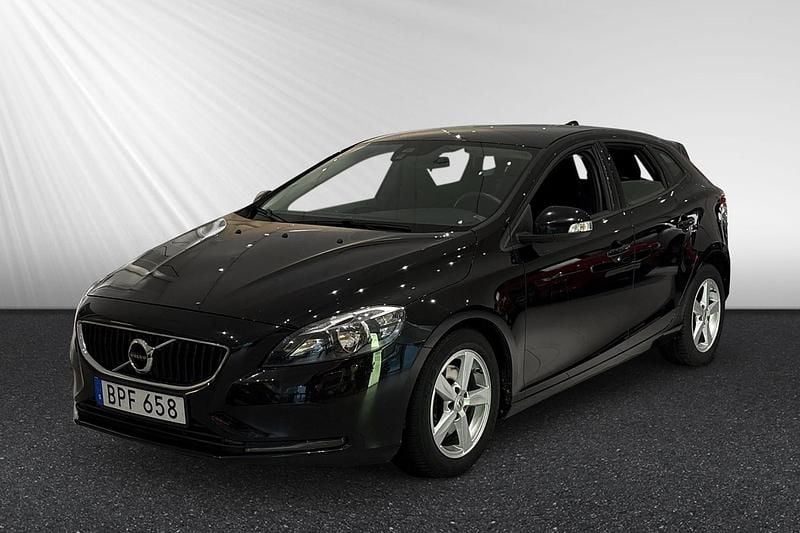 Begagnad Volvo V40 Business Edition 154 HK (113 kW) 2018 Svart Halvkombi