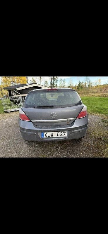 Grå Begagnad 2006 Opel Astra Halvkombi | 13 000 kr (Bra pris) - Bild 1/4