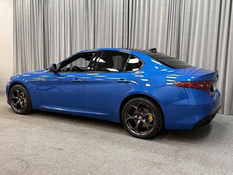 Begagnad Alfa Romeo Giulia Veloce 280 HK (205 kW) 2019 Blå Sedan