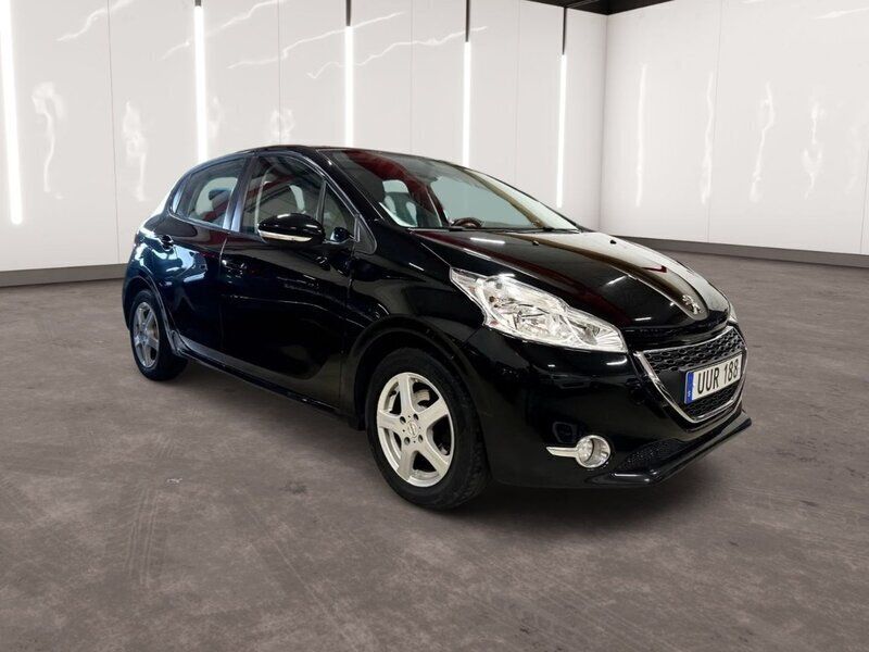 Svart Begagnad 2014 Peugeot 208 Halvkombi | 49 900 kr (Marknadspris) - Bild 1/4