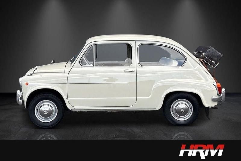 Begagnad Fiat 600D 33 HK (24 kW) 1965 Lgul Sedan