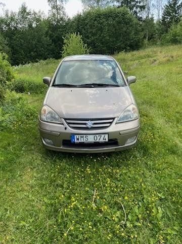 Brun Begagnad 2005 Suzuki Liana Halvkombi | 5 000 kr (Superpris) - Bild 1/4