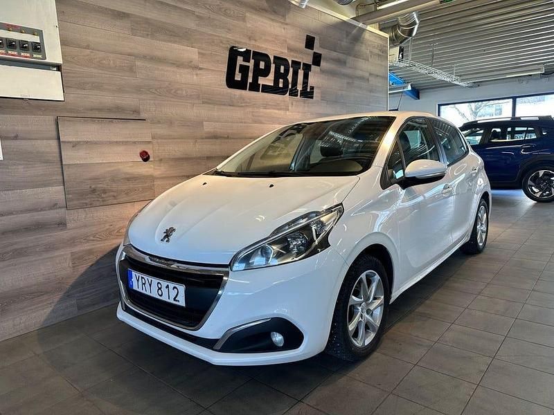 Begagnad Peugeot 208 83 HK (61 kW) 2018 Vit Halvkombi