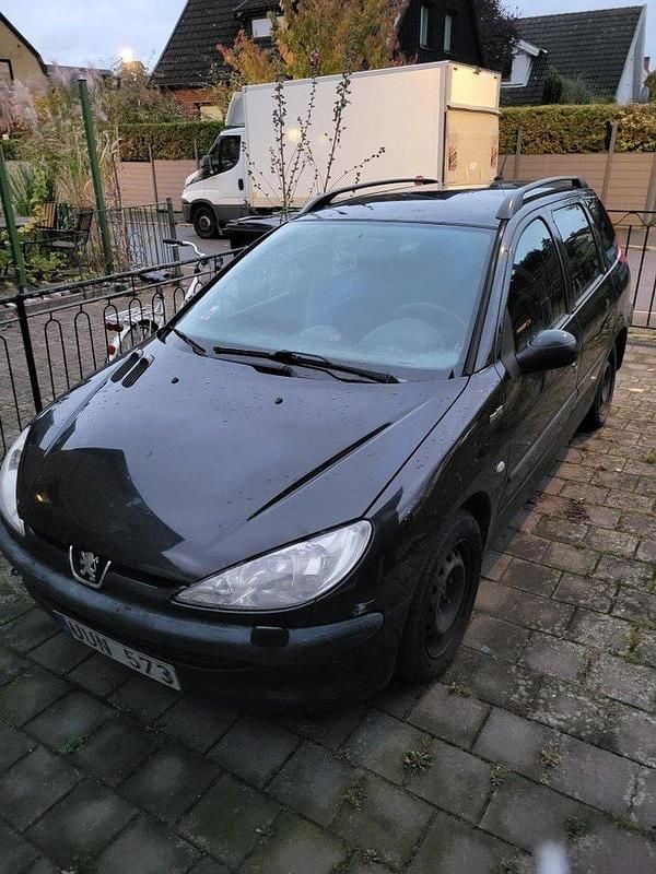 Svart Begagnad 2004 Peugeot 206 Kombi | 8 500 kr (Superpris) - Bild 1/4