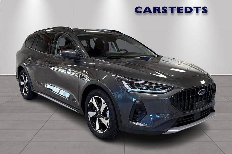 Grå Begagnad 2024 Ford Focus Active Kombi | 310 500 kr (Dyr) - Bild 1/4