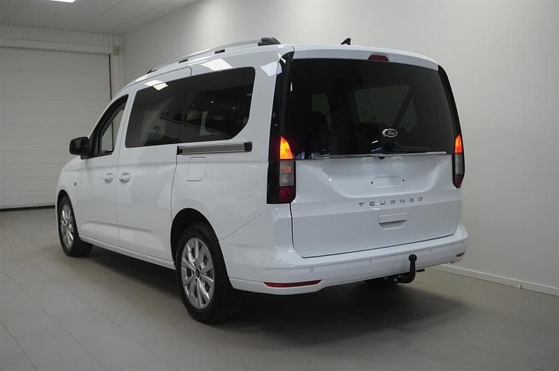 Begagnad Ford Tourneo Connect Titanium 122 HK (89 kW) 2024 Vit Minibuss