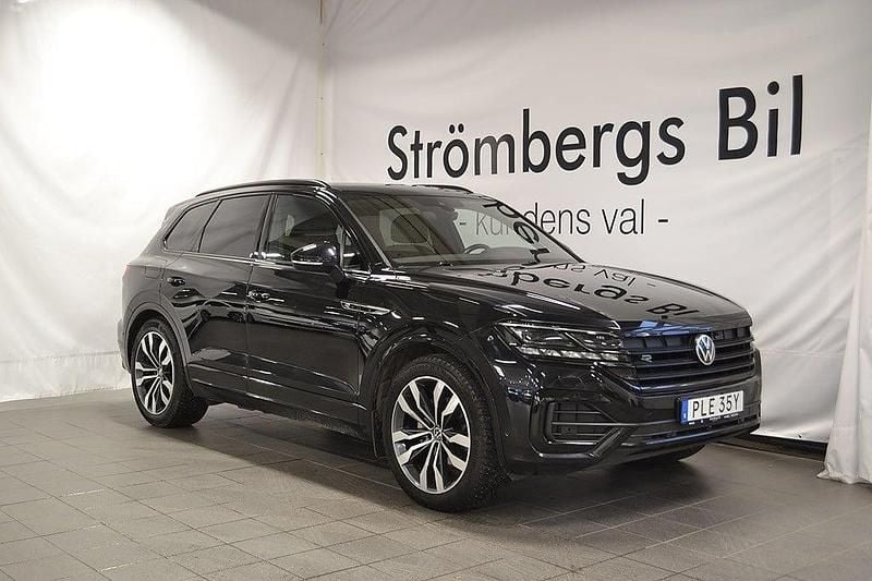 Svart Begagnad 2022 VW Touareg R-line SUV | 659 000 kr (Lite dyr) - Bild 1/4