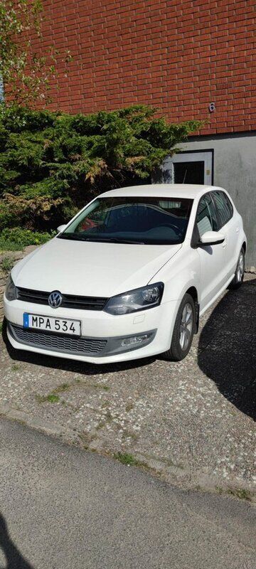 Vit Begagnad 2010 VW Polo Halvkombi | 85 000 kr (Dyr) - Bild 1/4