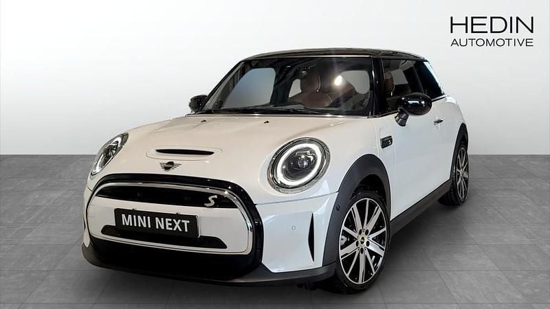 Vit (white) Begagnad 2023 Mini Cooper SE Halvkombi | 258 700 kr (Marknadspris) - Bild 1/4