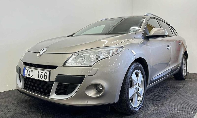 Ljusbrun Begagnad 2010 Renault Mégane GrandTour Kombi | 43 900 kr (Marknadspris) - Bild 1/4